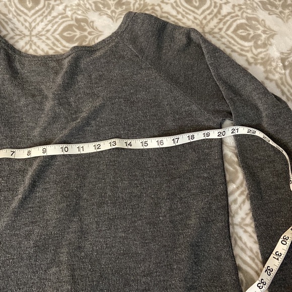 Gray zipper back top❤️ - Picture 2 of 4